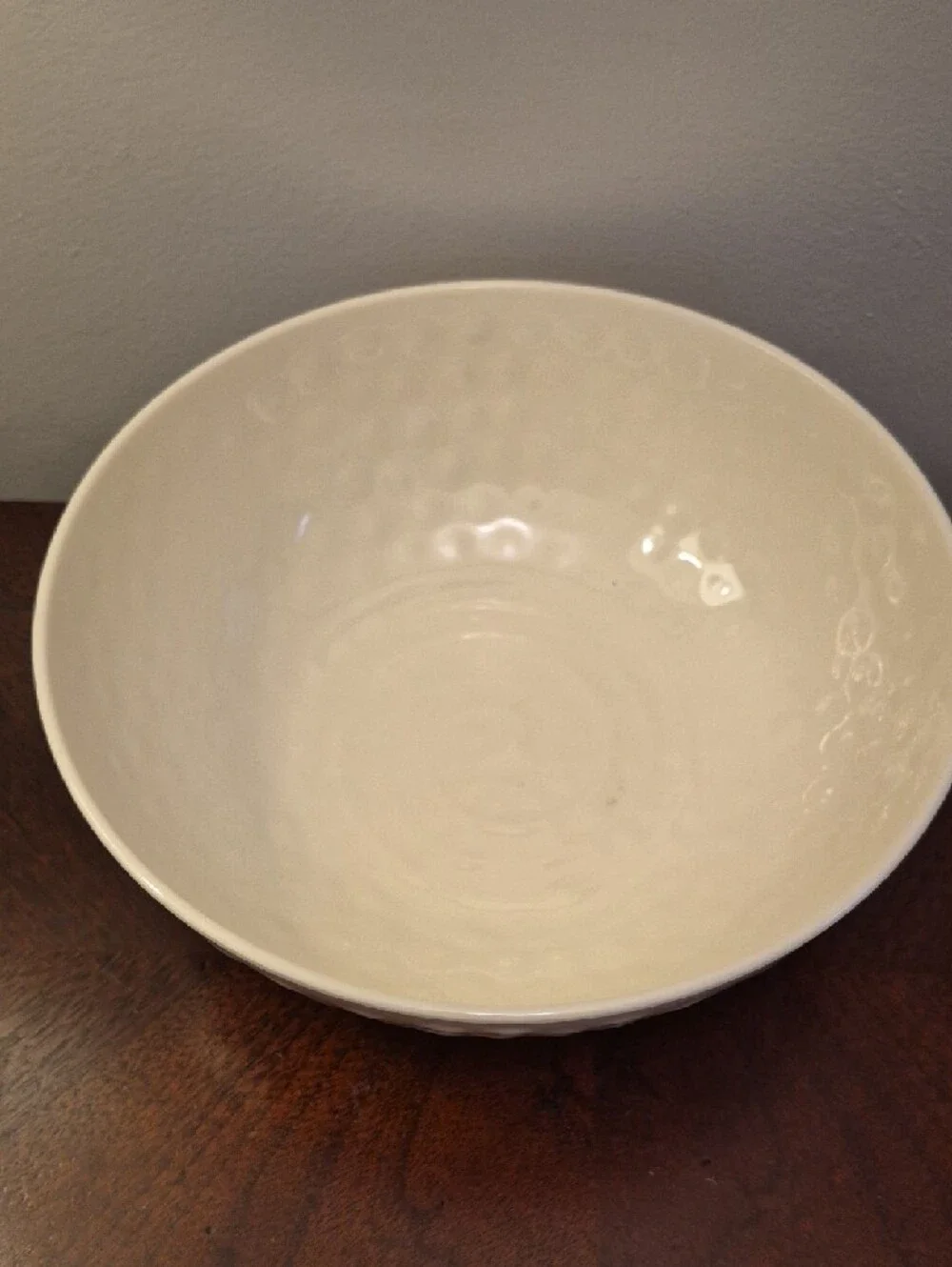 Tommy‎ Bahama Cream Textured 100% Melamine Serving Bowl